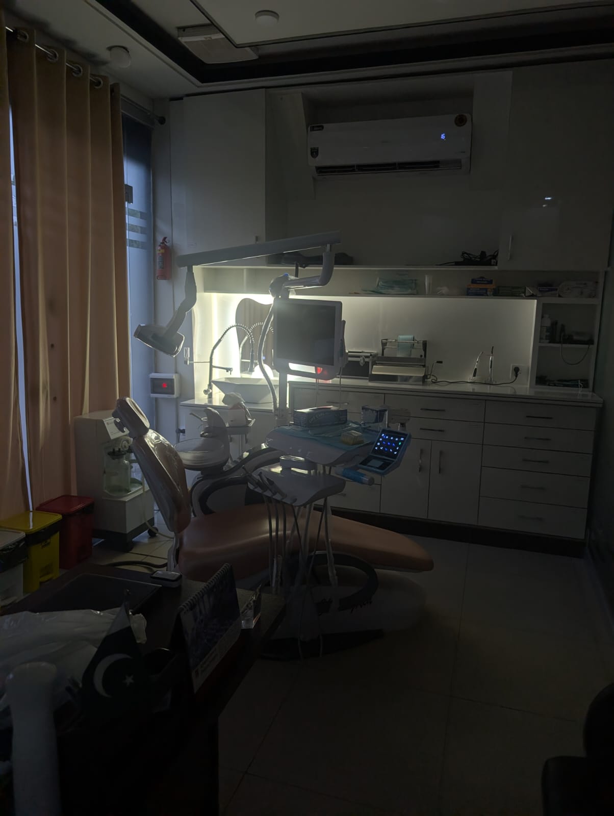 Yasin Dental Care interior in Bahawalpur